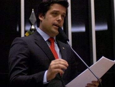 DEPUTADO GUILHERME MUSSI HOMENAGEIA BOTUCATU EM BRASILIA 