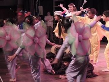 Alunos encerram ?Mais Educação? com peça de teatro