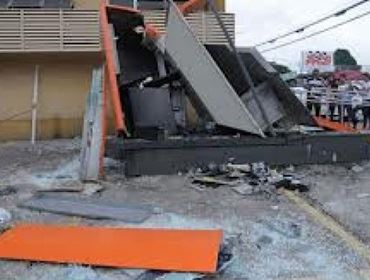 MORADORES DE BURÍ FICARAM ASSUSTADOS COM A EXPLOSÃO DO CAIXA ELETRÔNICO