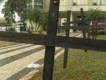 MANIFESTAÇÃO FRENTE A PREFEITURA DE ASSIS EM REPÚDIO AO PRONTO SOCORRO 