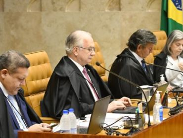 STF mantém restrições a armas. Bolsonaro critica PT na ONU. Candidatos estão gastando mais