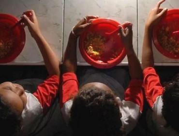 Na velha mídia surge a verdade após a eleição: Extrema pobreza no Brasil caiu para mínima histórica 