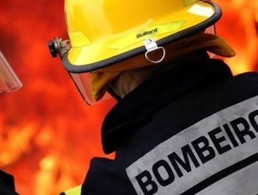 Incêndio atinge casa e carro em Conjunto Habitacional de Avaré