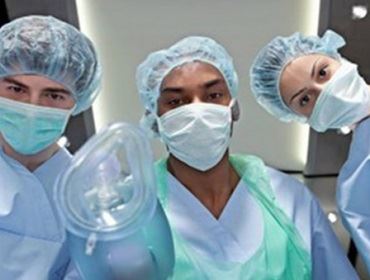 MÉDICOS RECÉM FORMADOS PODERÃO FICAR DOIS ANOS ATENDENDO NO SUS.