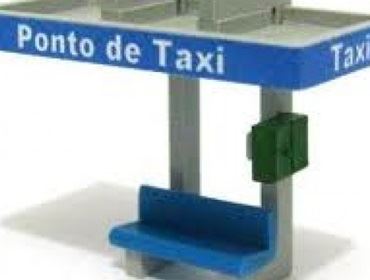 NOTICIA SOBRE PESSOAS ESTARIAM COMPRANDO CARROS COM LICENÇA PARA TAXI PARA OBTER VANTAGEM.