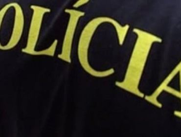 Polícia prende dois suspeitos de assaltarem loja em Itaí