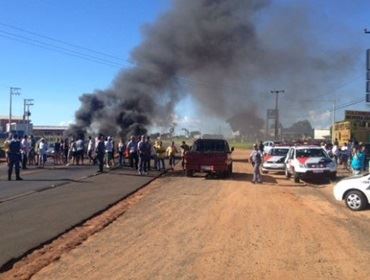 SP-255 é interditada pela quinta vez em manifestação de moradores
