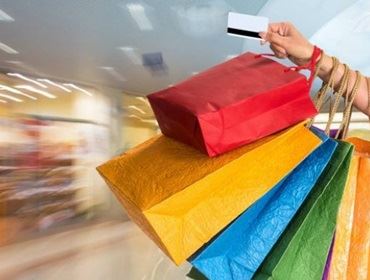 Quase metade dos consumidores gastará menos com presente para mães
