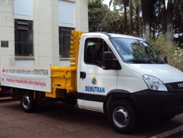 Prefeitura adquire novo caminhão para o Departamento de Trânsito